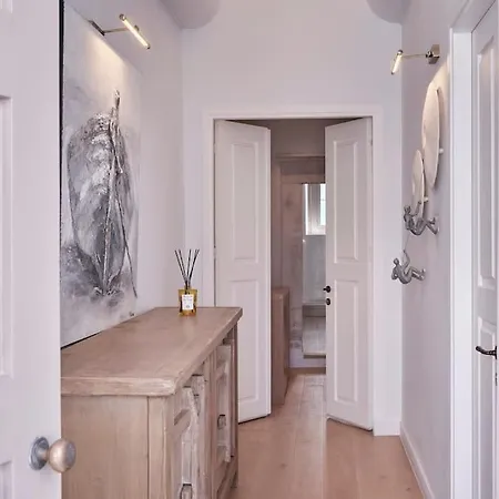 2-bedroom House With Balcony *